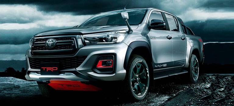 Toyota выпустила «раллийную» спецверсию пикапа Hilux