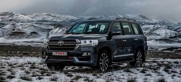 Toyota привезла в Россию внедорожники Land&nbsp;Cruiser&nbsp;200 и Land&nbsp;Cruiser&nbsp;Prado в тюнинге TRD